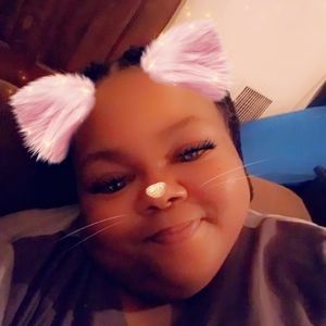 Meet your Posher, Ella